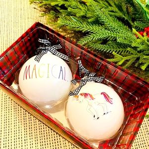 Fa-La-La-La-Lovely ornaments!